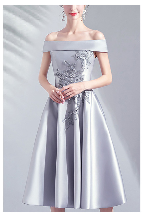 Off Shoulder Silver Knee Length Homecoming Dress With Appliques