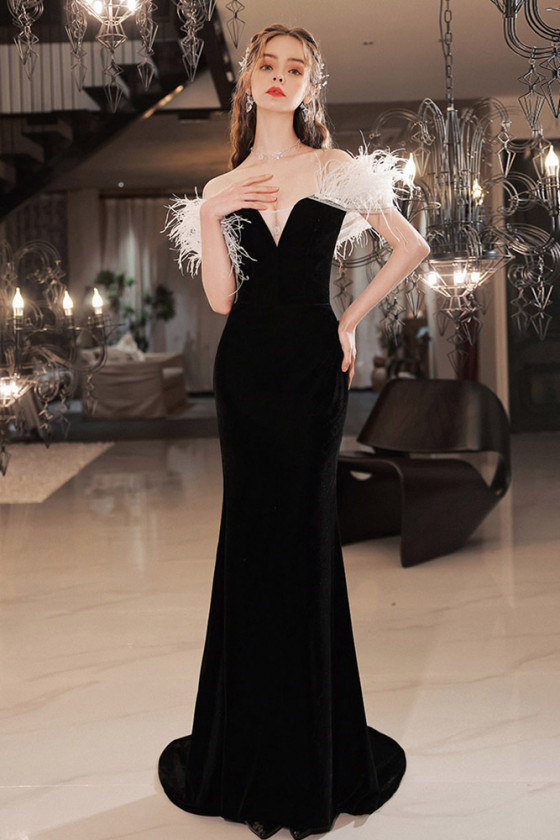 Off Shoulder Sweetheart Black Velvet Tight Formal Dress With Feathers ...