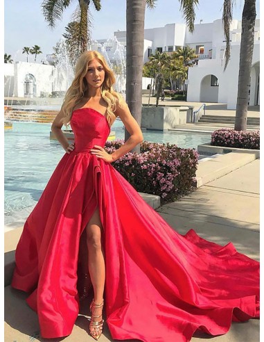 Most Beautiful Red Gown Collection Gorgeous Red Color Wedding Dresses For  Bridles | Red ball gowns, Red wedding gowns, Ball gowns