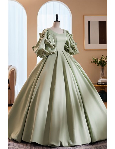 green princess dress Emerald With Long Tail The color may be slightly different due to the slight difference Elegant Green Princess Dress for