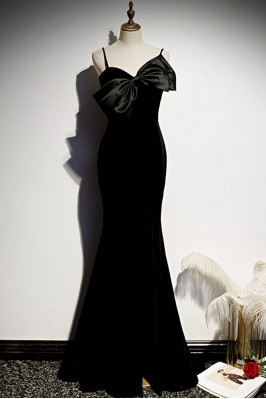 Long Black Mermaid Gown...