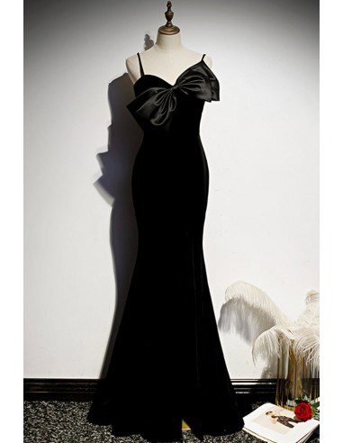Long Black Mermaid Gown with Grand Bow Accent And Slim Fit