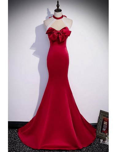 Elegant Fitted Mermaid Satin Prom Gown with Halter Neck