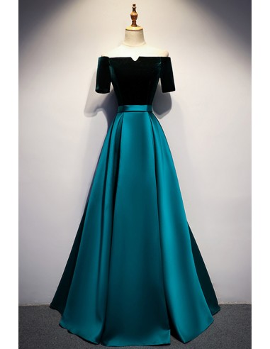 Long Formal Dress with Green Color And Off-shoulder Sleeves