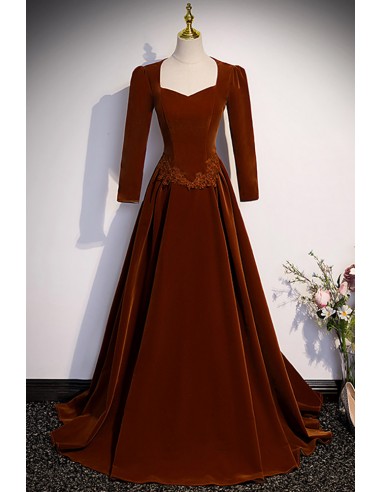 Elegant Long-sleeved Brown Velvet Evening Dress with Cutout Back