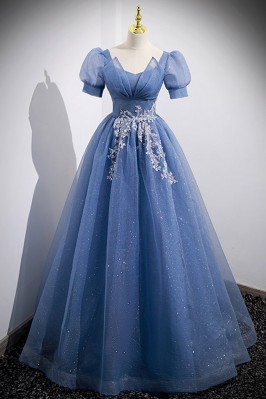 Elegant Formal Gown In Blue...