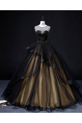 Stunning Ruffled Black...