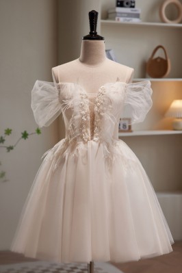 Gorgeous Ivory White V-Neck...