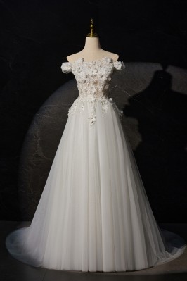 Flowing Lace-Flower Tulle...