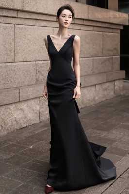 Black V-Neck Sleeveless...
