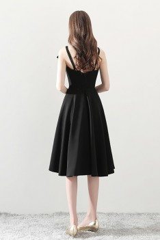 2018 Black Aline Simple Midi Homecoming Dress for Parties - HTX86006